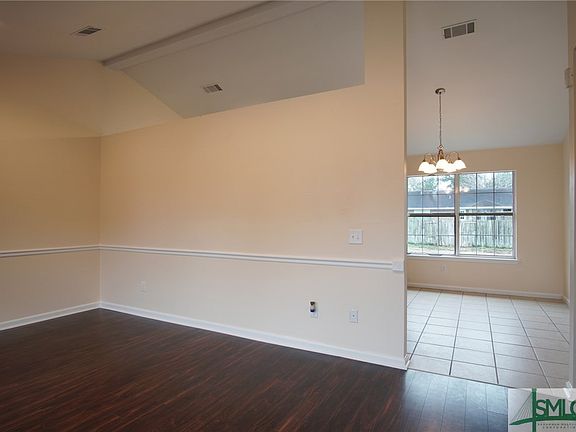 5th image of 236 Shayna Drive NE