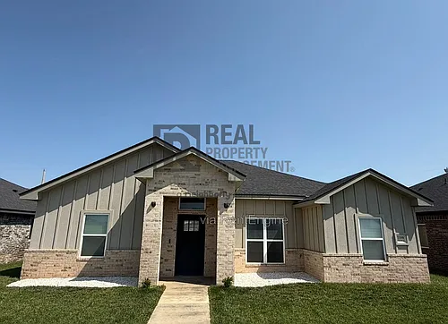 2109 Freedom Dr Photo 1