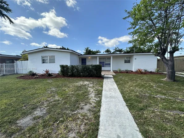 10950 Westwood Lake Dr, Miami, FL 33165