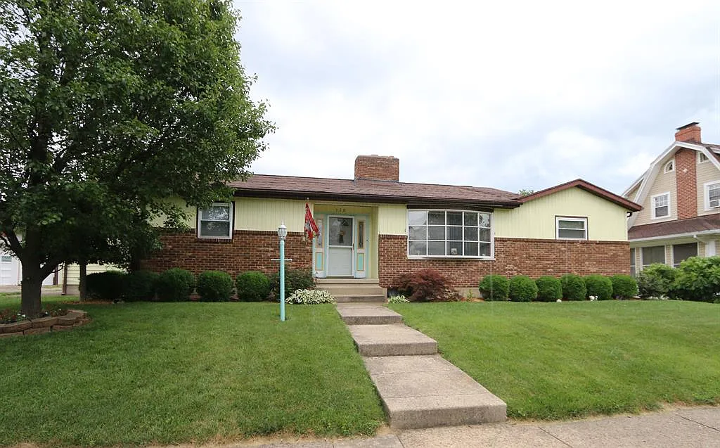 320 S Douglas Ave photo 1