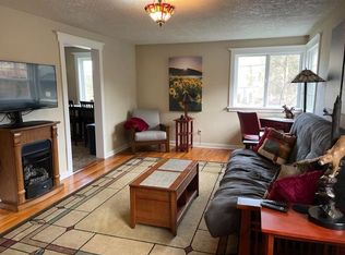 902 E Historic Columbia River Hwy APT 1, Troutdale, OR 97060