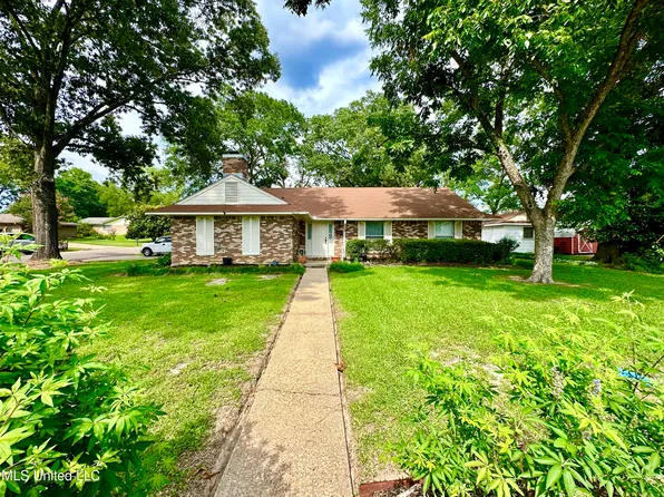 110 Van Doren St, Pearl, MS 39208