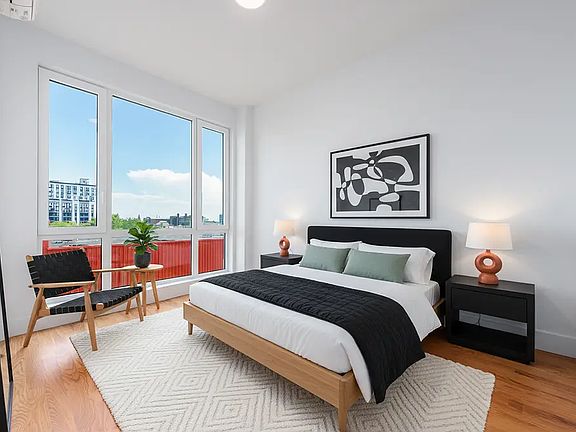 5th image of 2715 Fulton St #507