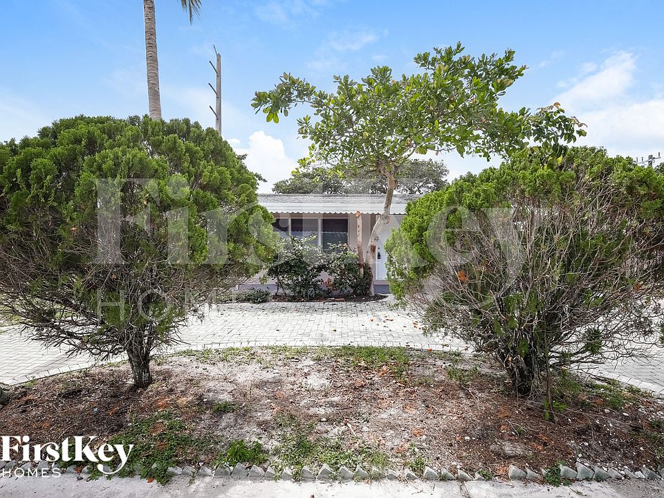 1st image of 1233 SW 1st Ter