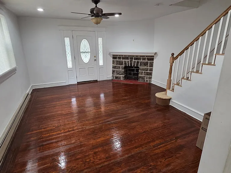 2449 Marshall Rd — Photo 7