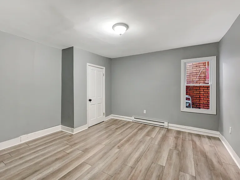 128 E Broad St #B — Photo 24
