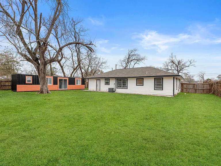 7938 Snowden St — Photo 34