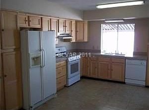 2nd image of 3842 Pamplona St