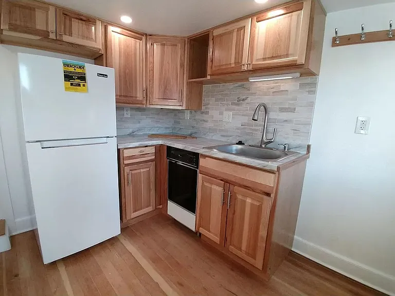 319 Pratt Street 4-Plex — Photo 2