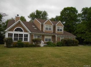 43 E Hill Rd, Cortlandt Manor, NY 10567