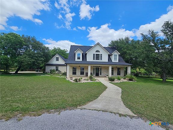 3rd image of 1060 Great Oaks