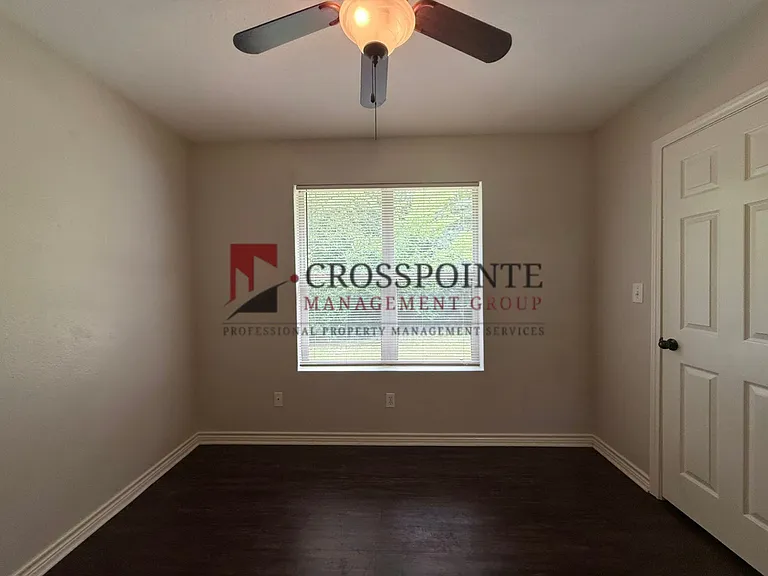 2215 N Palace Ave — Photo 12