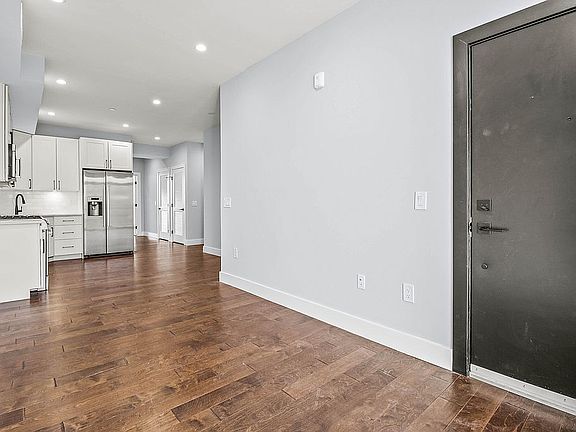 3rd image of 1101 Fern St NW Unit 101