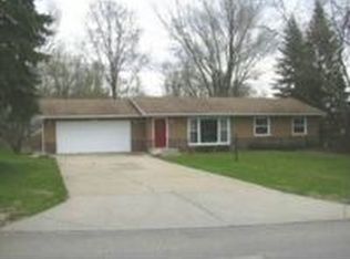 16677 Huron Dr, Buchanan, MI 49107