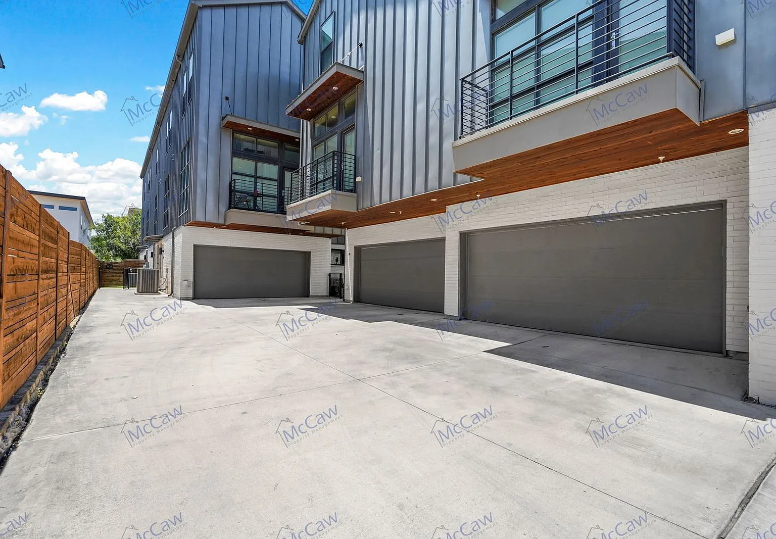 2 bed, 2.5 bath, 1406 sqft, $3,500 — Photo 2