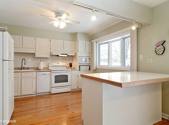 3rd image of 150 N Babcock Dr