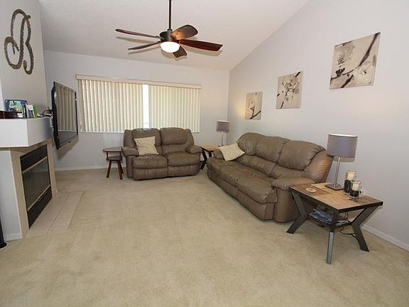 3rd image of 1015 Providence Ln