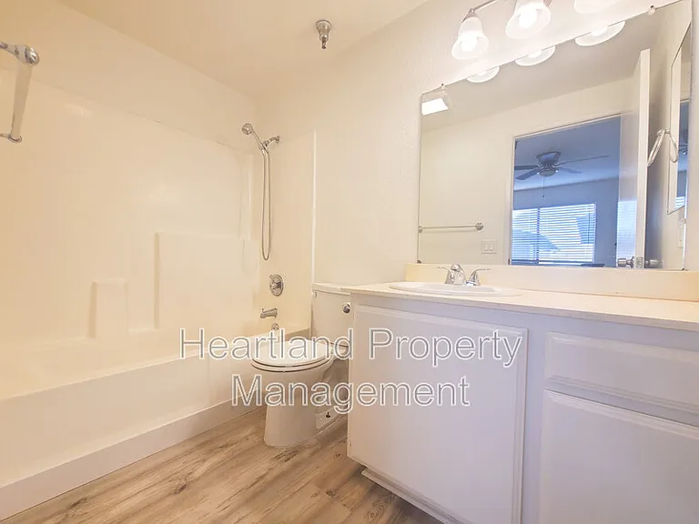 1170 Decker St #E — Photo 8