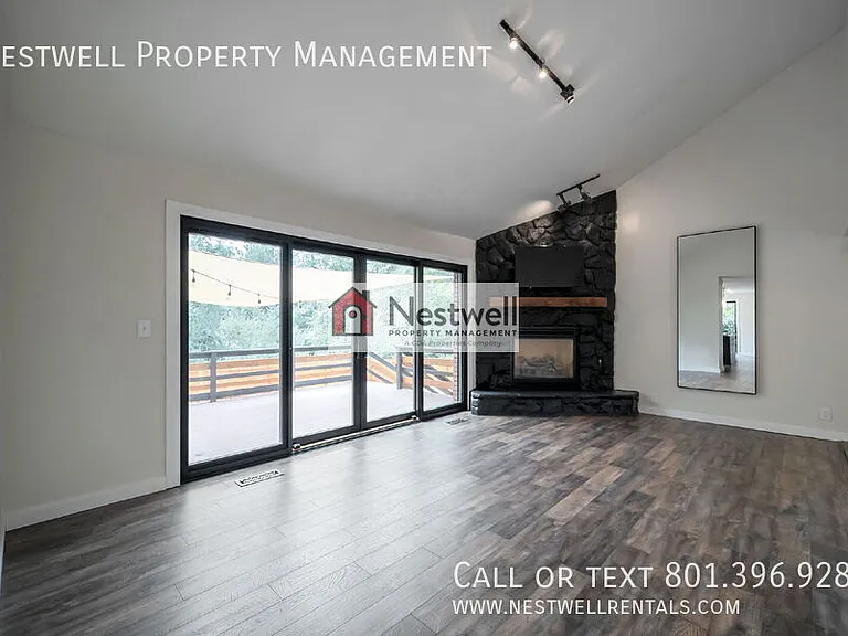 659 W Halifax Ct — Photo 13