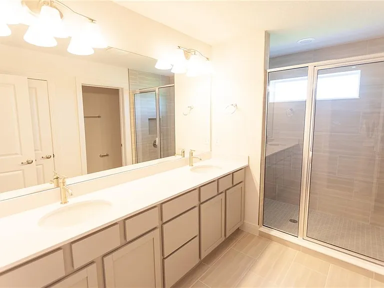 820 Lowood Ct — Photo 34