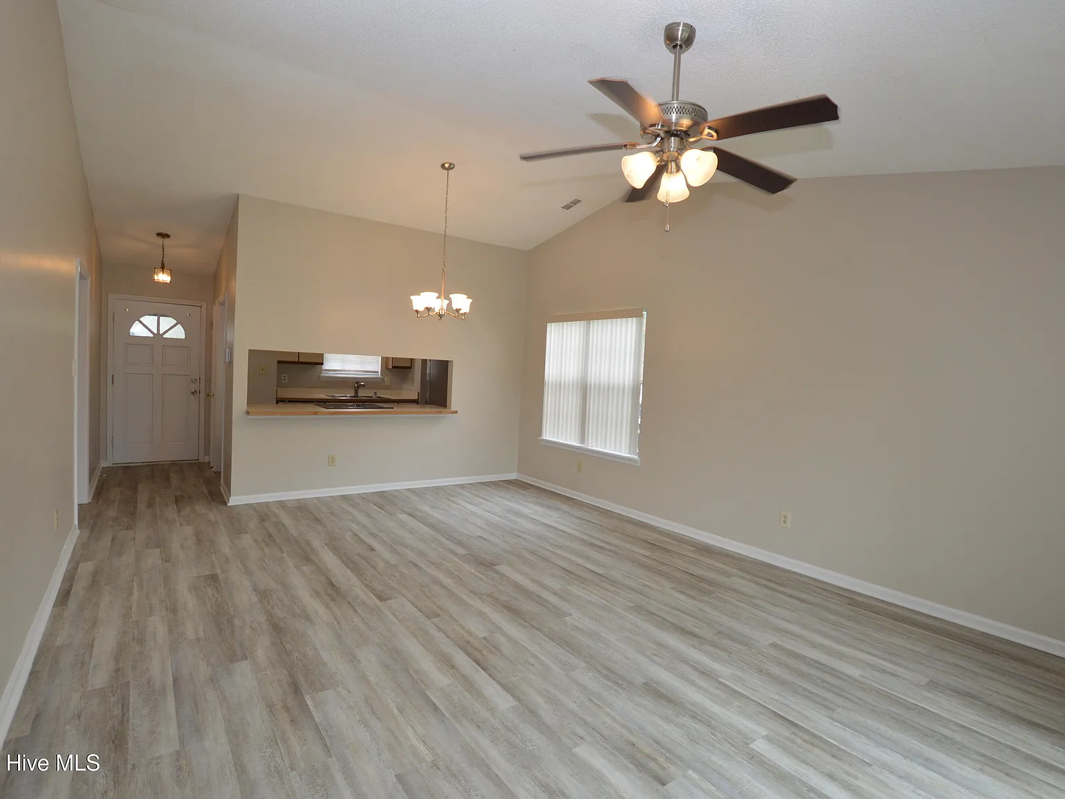 2 bed, 2.0 bath, $1,100 — Photo 3