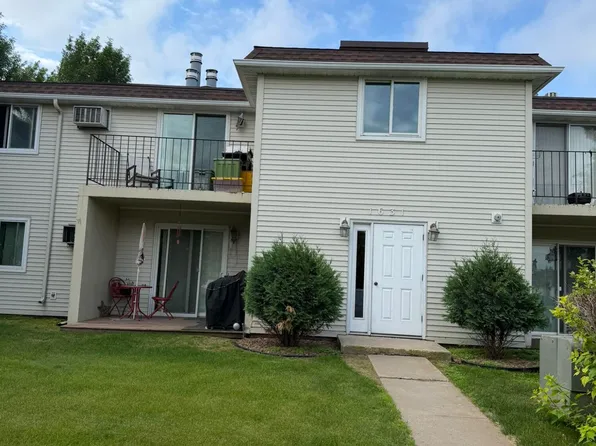 1631 28th Ave S APT 5, Grand Forks, ND 58201