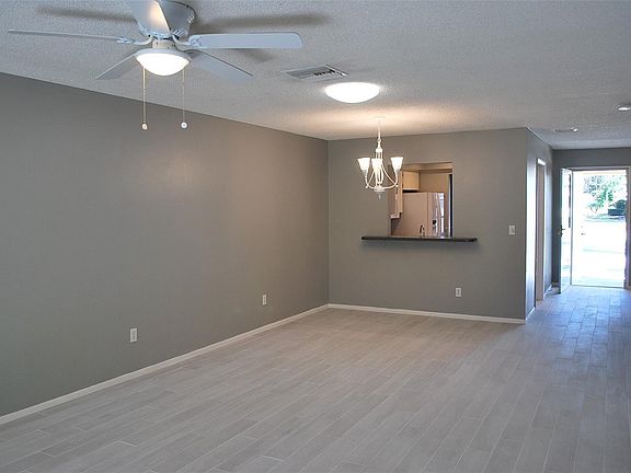 4th image of 7052 W Country Club Dr N #107