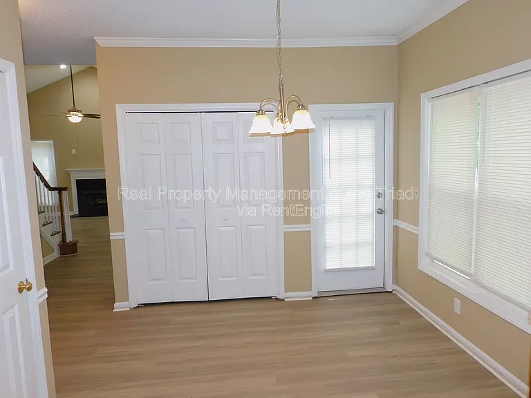 7185 Avenbury Cir — Photo 9
