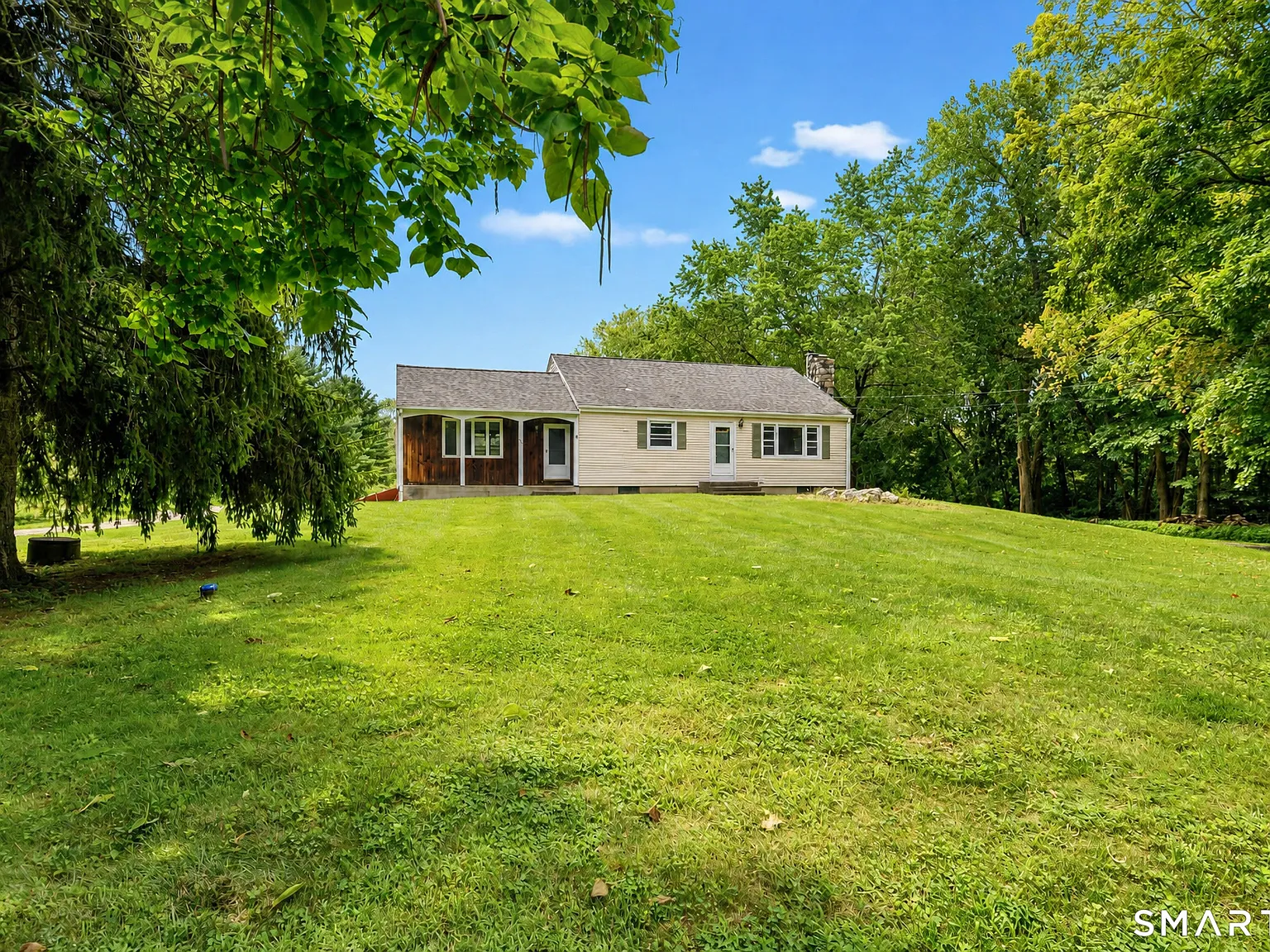 3 bed, 1.5 bath, 1420 sqft, $3,200 — Photo 1