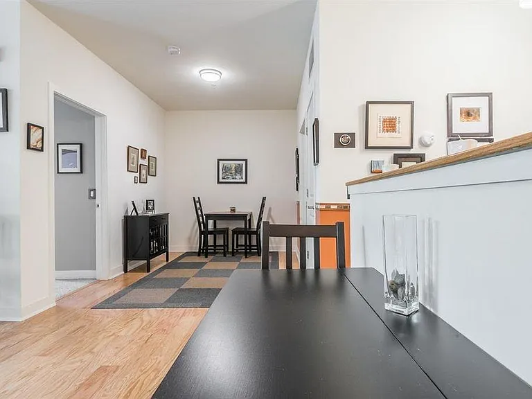410 Farrell St — Photo 14