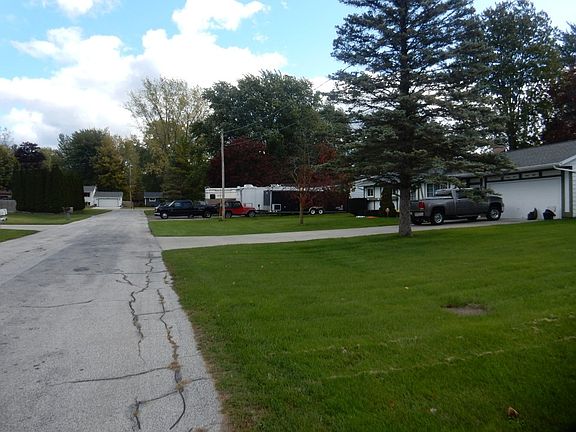5th image of 3330 W Douglas Dr