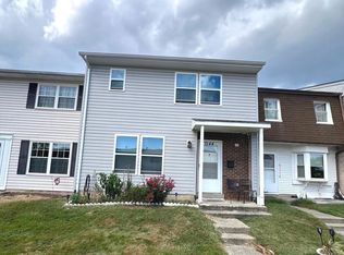 1344 Redbud Ct, Woodbridge, VA 22191