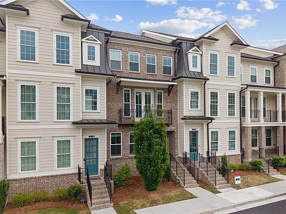 2nd image of 3186 Moor View Rd #26