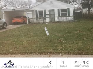 2432 N Nevada Ave, Davenport, IA