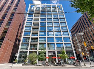 39 Brant St #PENTHOUSE 07, Toronto, ON M5V0M8