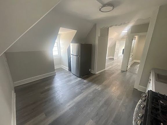 3rd image of 81-83 Dana St #81-3