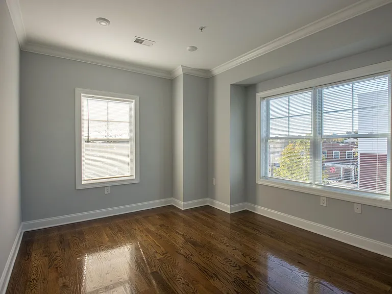 20 N Clinton St #201 — Photo 8