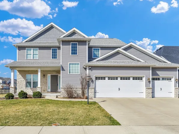 102 Astoria Dr, Savoy, IL 61874