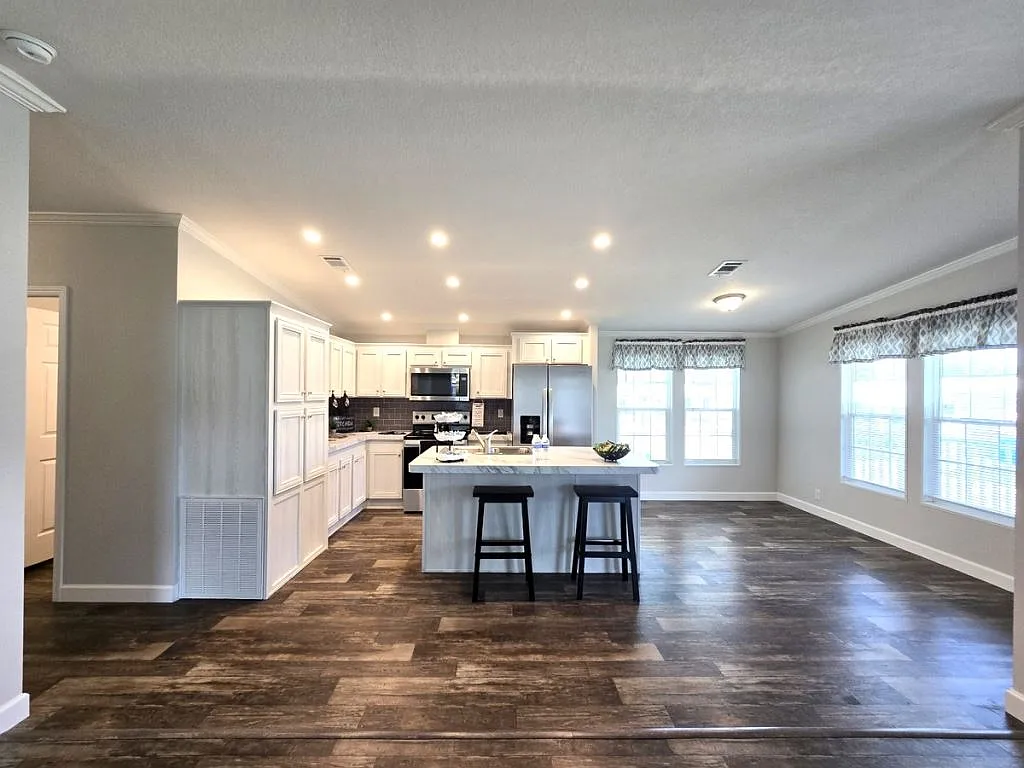3 bed, 2.0 bath, 1460 sqft, $1,699 — Photo 2