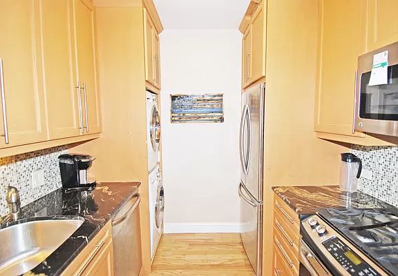 4th image of 27010 Grand Central Pkwy APT 10F