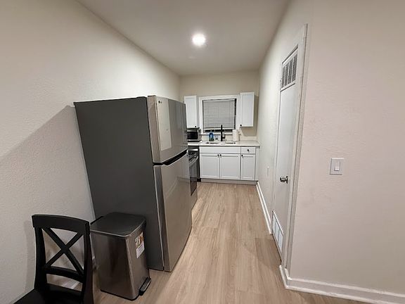 2nd image of 205 W Main St #207