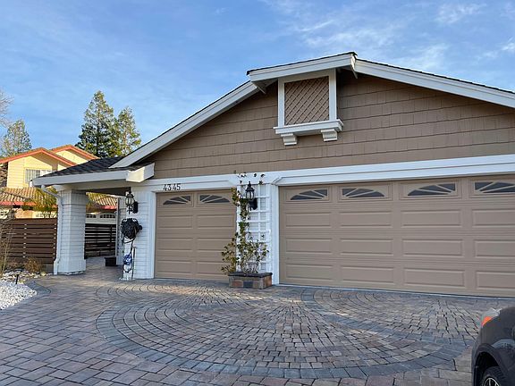 4345 Canyon Crest RD