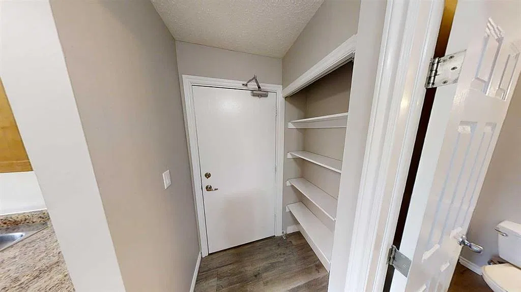 1 bed, 1.0 bath, 675 sqft, $1,339 — Photo 2