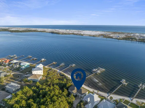 560 Shimmering Ln, Mary Esther, FL 32569