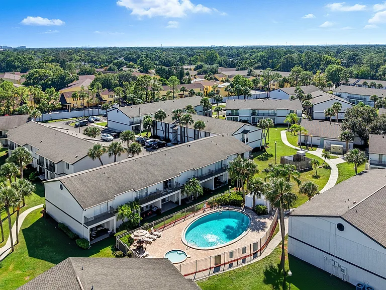 Palmera Pointe — Photo 29