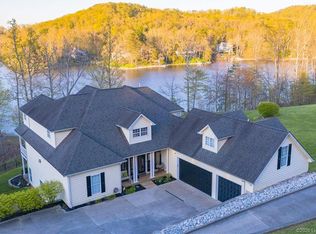 707 Lake Shore Dr, Borden, IN 47106