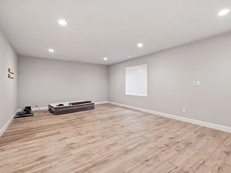 7202 Sedgerock Ln — Photo 15