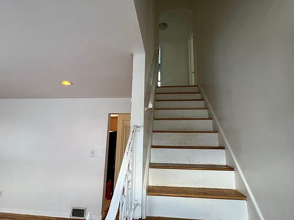 3rd image of 228 Philip Ave