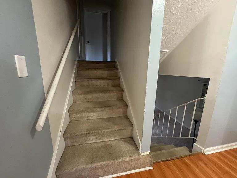 4423 Kings Point Dr — Photo 5