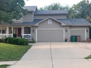 6573 Pleasant Dr, West Des Moines, IA 50266